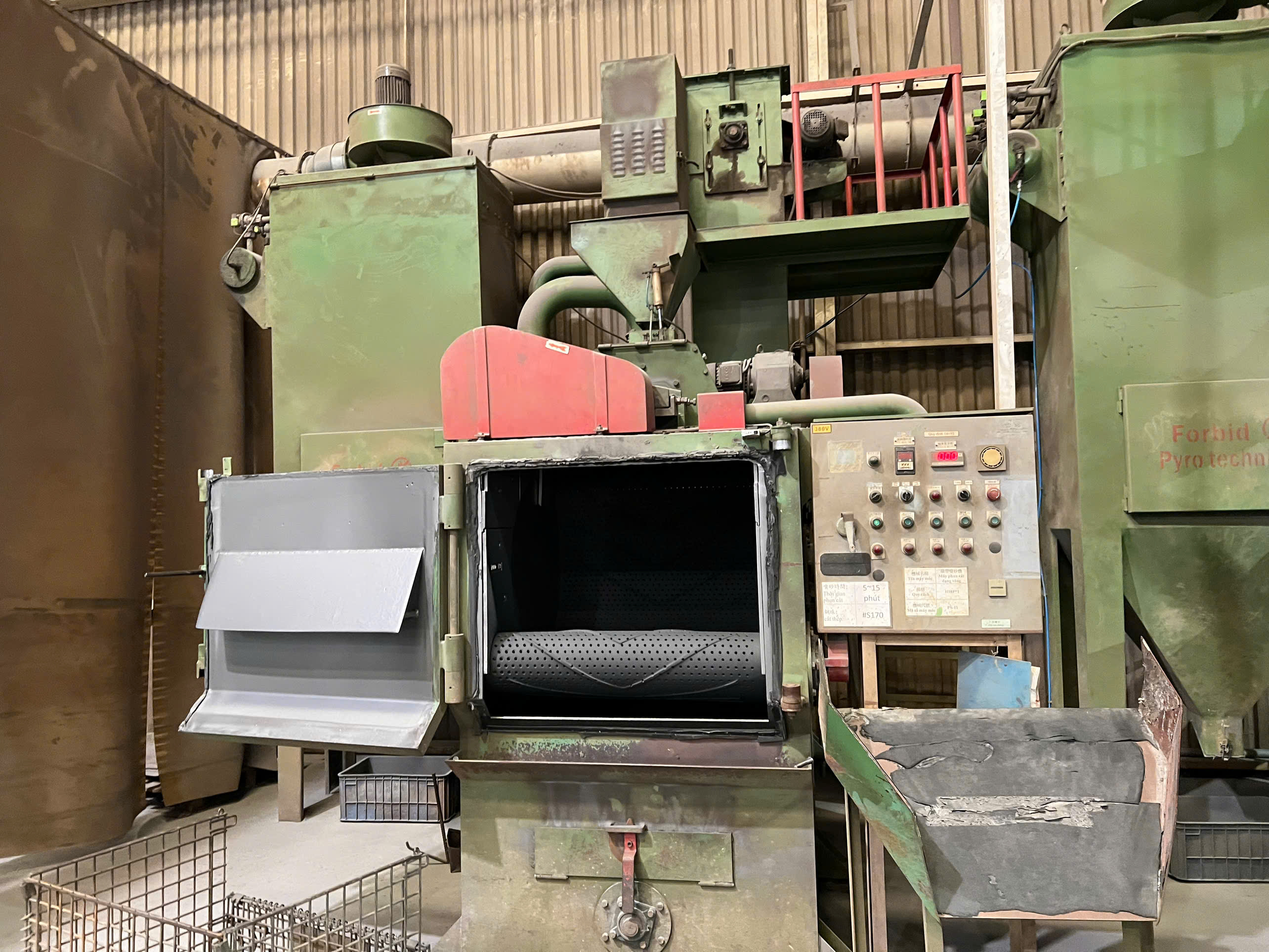 Sand Blasting Machine 1.jpg